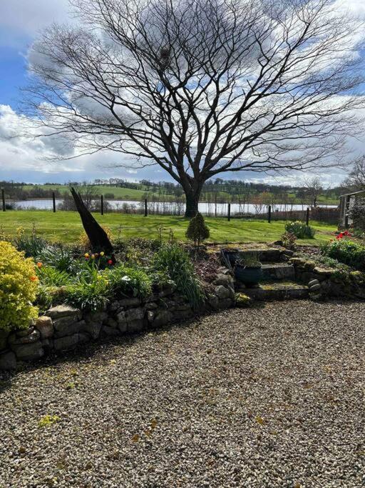 Wooden Cottage With Lake View Enniskillen Zewnętrze zdjęcie