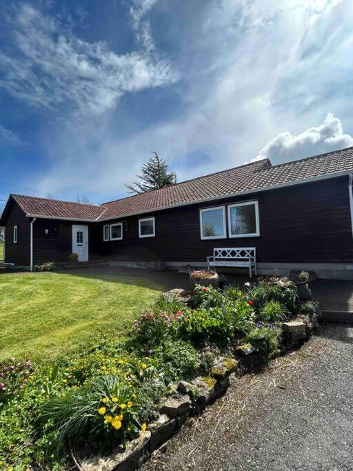 Wooden Cottage With Lake View Enniskillen Zewnętrze zdjęcie